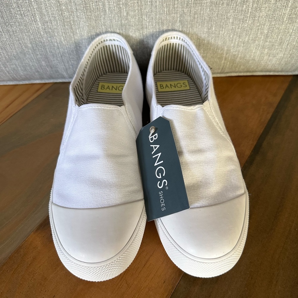 BANGS Slip On Canvas Sneakers NWT Size 9W